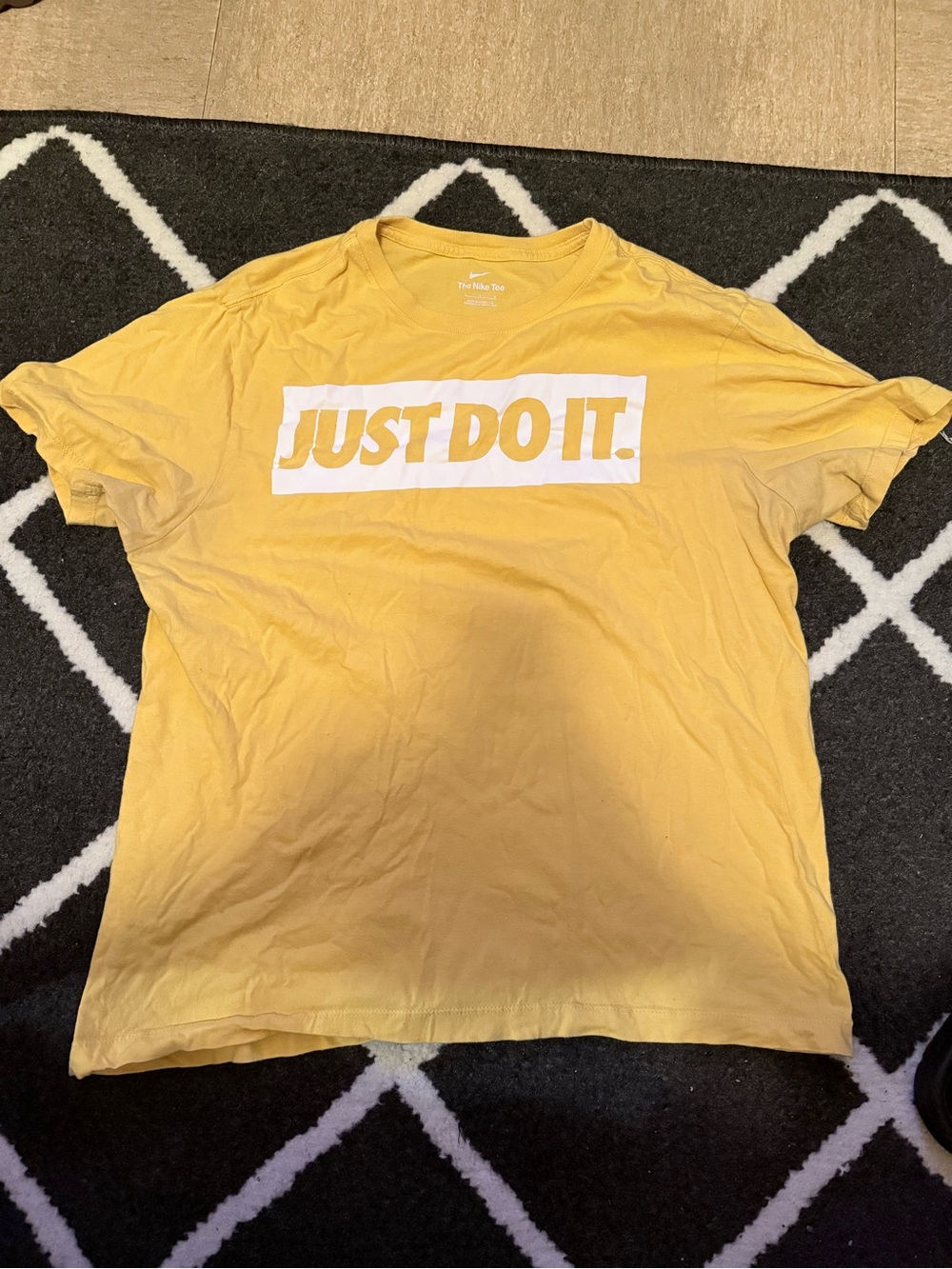 Nike Men’s Yellow 'JUST DO IT.' Short Sleeve Graphic Tee
